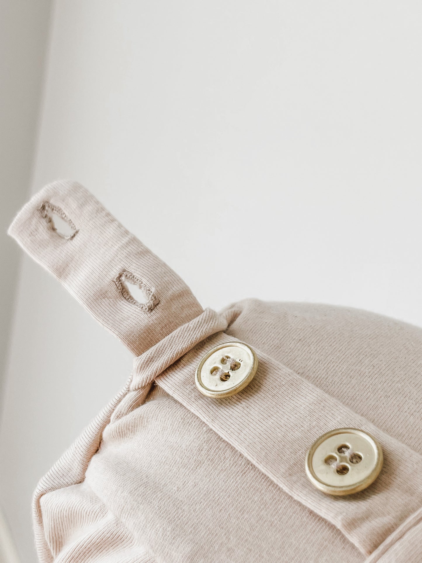 Kangaroo Care Cardigan - Sand